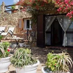 Villa con Splendido Giardino e Vista Mare a Osseddu - Olbia