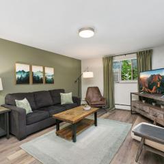 Stunning Downtown Condo - 5 min walk to Old Town!