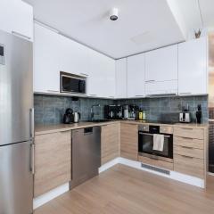 Downtown Oulu 2BR, Sauna & Sea View Balcony