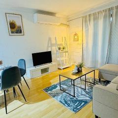 *Charming 2BR Retreat in Heart of Southern Bliss