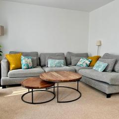 Stylish 3BR Cardiff Home Balcony, Garden, Free Parking and EV Charging