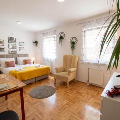 Studio Sunlight+ private parking