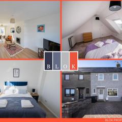 Derry House - Spacious 3 bed house with parking in Aberdeen