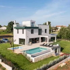 Awesome Home In Bukori