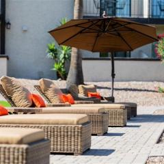 108 Fully Furnished 1BR Suite-Prime Location