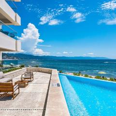 Beachfront, Private Pool, Theatre Room, Views!