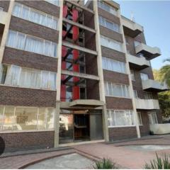 Bright & Airy 2BR in CBD Harare Modern with city view