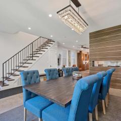Wicker Park 6bd 4ba, Steps from CTA, Parking Incl home