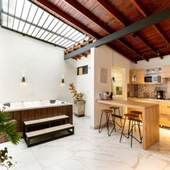 L2 2BR Laureles Apartment Jacuzzi AC