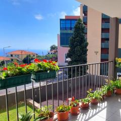 Funchal Getaway, Cozy Private Room with WiFi and Ensuite Bathroom