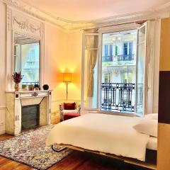 Arc de Triomphe 5 minutes away by walk