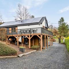 Elegant chalet in Manhay with Sauna
