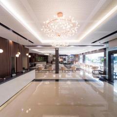 Mallberry Suites Business Hotel