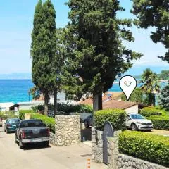 Beach House Astrid - Happy Rentals