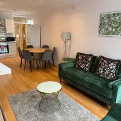 Cute, Stylish House w/ fast wifi