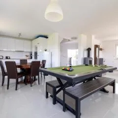 Three-Bedroom Holiday Home Vida with Private Pool