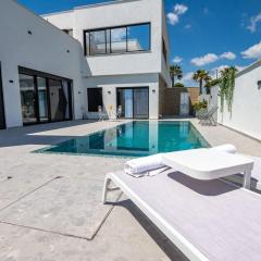 סבן דרים - Seven Dream - וילת 5 חדרי שינה ובריכה פרטית