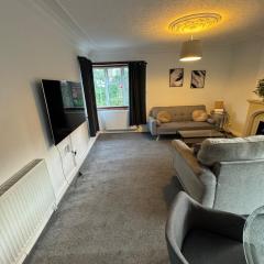 Four BDR House By Eason Stays Short Lets & Serviced Accommodation Rugby With Free Parking