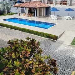 Apartamento de 3 quartos, no Condomínio Taperapuan Duplex, há 400m da praia, localizado próximo da barraca axé mói, boa beach e etc