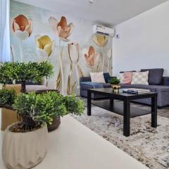 Amphora Luxury Apartment with FREE private Parking and cozy Balcony