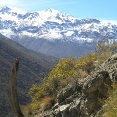 Gran Casa y Parcela de Campo y Montaña a 90 minutos de Santiago