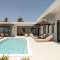Villa Yoma- Luxury Villa with Heated Pool