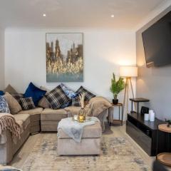 Flamingo Short Lets 4 Bed 4 Bath House Neath Hill