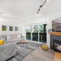 3BR in Lagoons, King Bed, Private Hot Tub, Private Balcony, Village Location, Parking