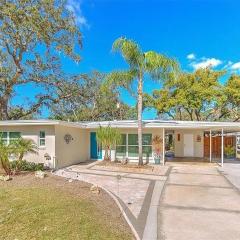 The Modern Palms few mins from Downtown Tampa Ybor city