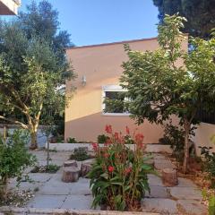 Garden house in Cascais