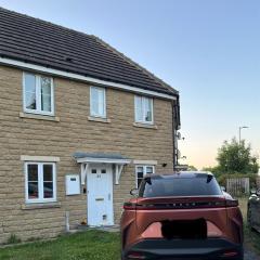Oberon's Rest - Spacious 2 Bed Home perfect for Contractors & Families near Shipley, Bradford
