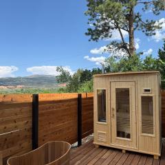 Warm Winter Getaway Private Sauna & Epic Views