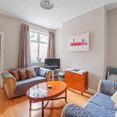 Convenient 4 Bed Homely Retreat in Wolverhampton