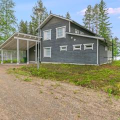 Holiday Home Paltamon golfhovi b by Interhome