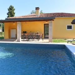 Holiday Home Nina by Interhome