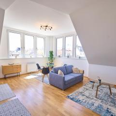 Klimatisiertes Dachgeschoss Metro Nähe