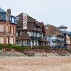 Comfortable apartment at the foot of the beach