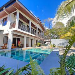 AJ Suites - Modern Beach Apartments with Pool and Full Kitchen