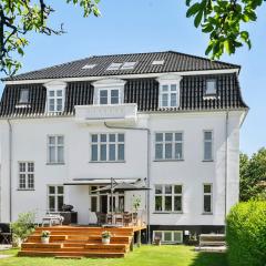 Exclusive apartment with private terrace