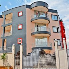 Résidence Romacy, appartement 2 chambres avec balcon à Ahala, quartier résidentiel de Yaoundé