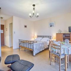 Appartement T1 bis cosy avec balcon et parking, idéal pour 2 personnes - FR-1-841-40