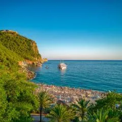 La Gaia - Adult Only