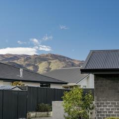 Sunrise Hideaway - Cromwell Holiday Home