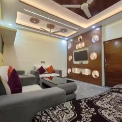 Parvati Hotel and Stay