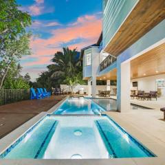 Tern Key - New Luxury Canal Front Home with Pool Spa Dock Close to Bean Point Pine Ave