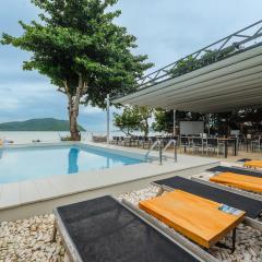 C115 Sea View Beach Bar 5 Dinning Beach Front F3