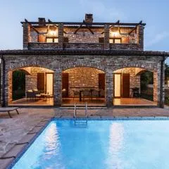 Rustic Villa Lara with pool