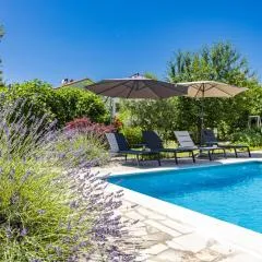 Holiday house with pool near Rovinj