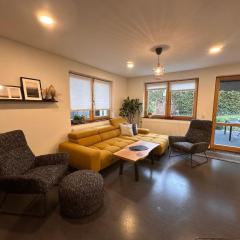 Schönes Ferienhaus in Neundorf mit Großer Terrasse