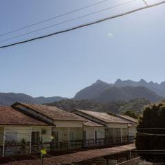 Apto com Wi-fi, garagem e vista das montanhas